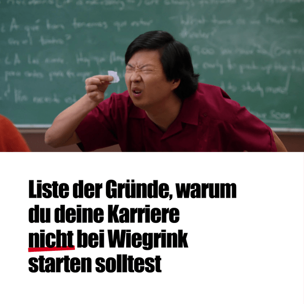 Witzige Job-Werbung: Keine Gründe gegen eine Karriere bei Wiegrink Mann kneift die Augen zusammen, um ein winziges Blatt zu lesen – mit ironischem Text zur Karriere bei Wiegrink