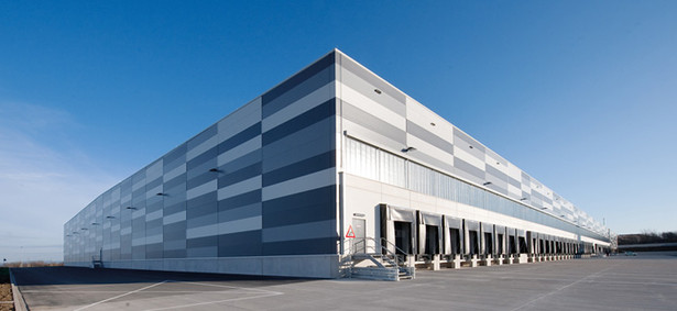 Estrich, Teppich, PVC Designbeläge Lidl Zentrallager, Paderborn 3.500 qm Bodenbeläge für Gewerbebau: 2.000 qm Estrich (Zementestrich) 1.500 qm Teppichboden & PVC Designbeläge